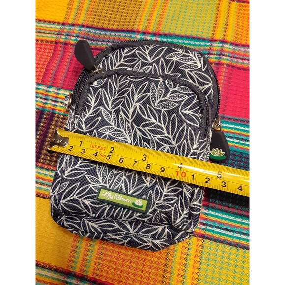 Lily Bloom Small Blue Wristlet Wallet RN#108833 100% Recycled Polyester - Picture 7 of 7